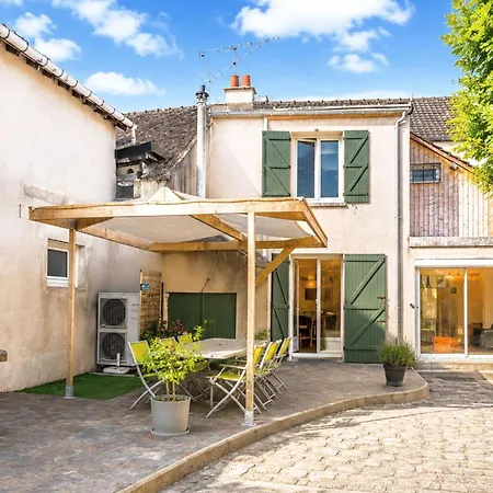 Prázdninový dům Maison Climatisee Avec Parking Aux Portes De Moret